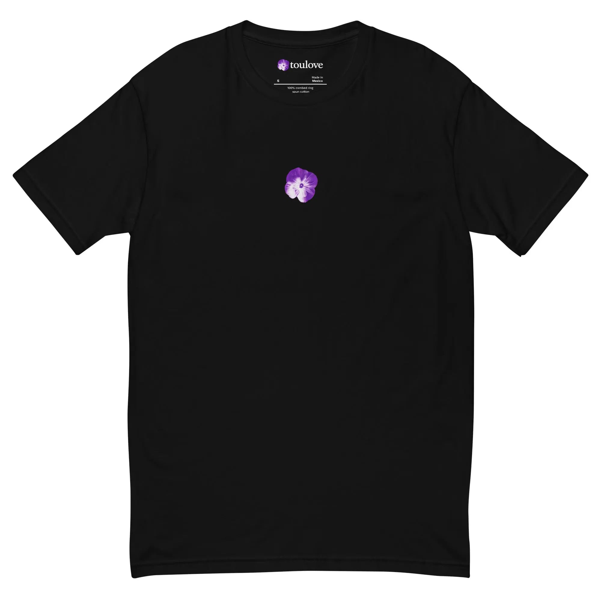 T-shirt ajusté imprimé noir homme avec fleur violette sur le devant.