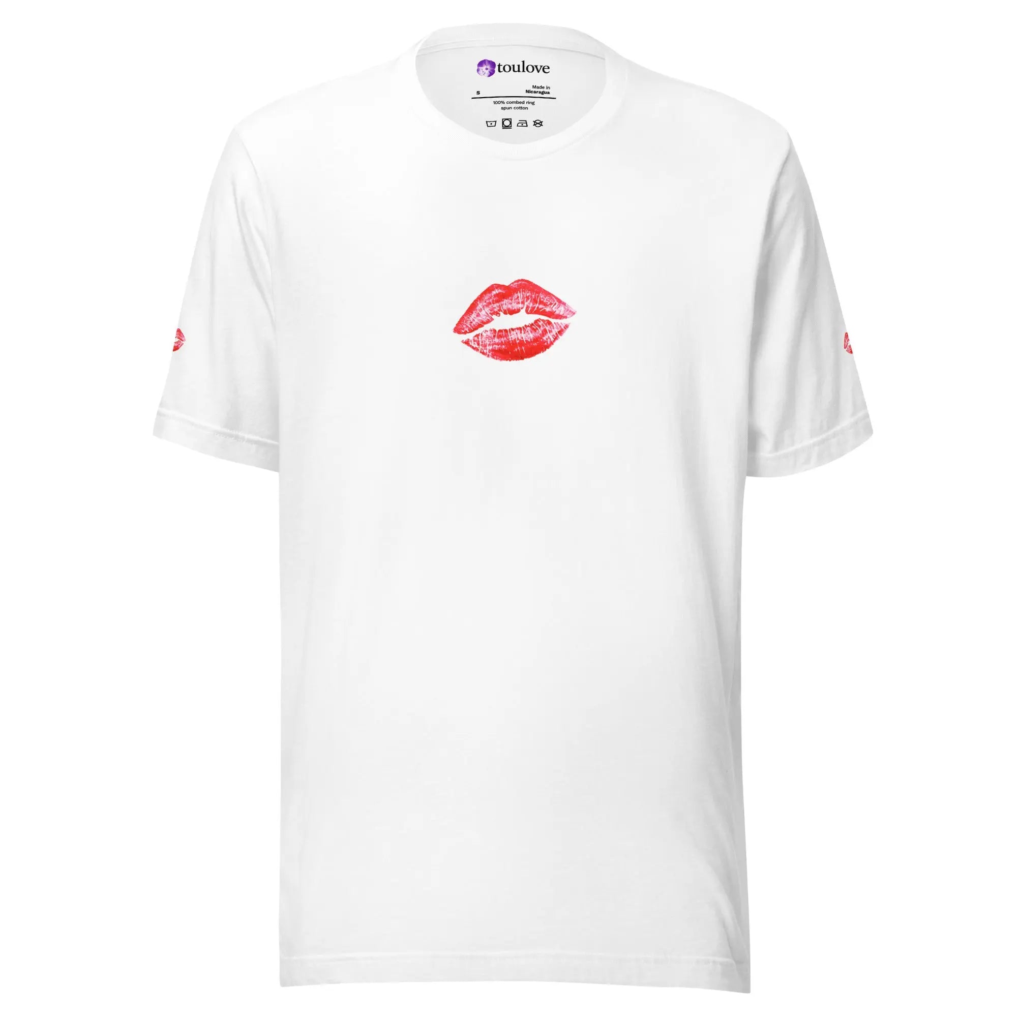 T-shirt imprimé blanc unisexe avec bouche rouge sur le devant.